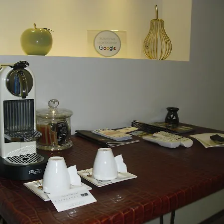 Bed and Breakfast Calderoni 24 *