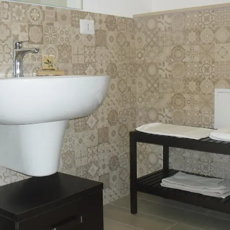 Bed and Breakfast Calderoni 24 *